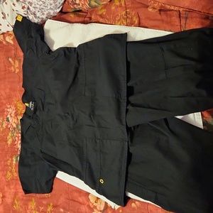 Set of wonder wink scrubs size large in black